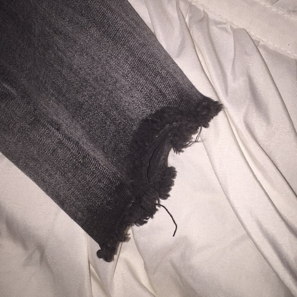 Frayed Jeans - Picture 3 of 3